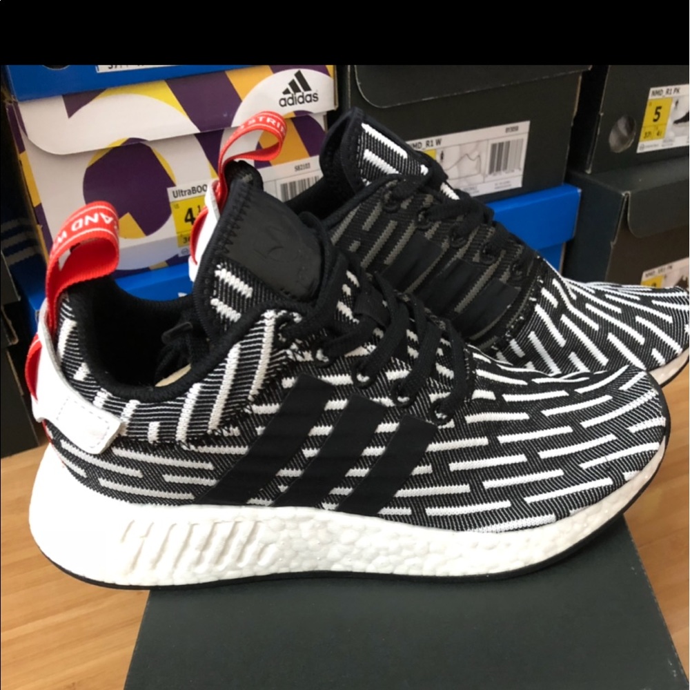 Brand new in box adidas NMD R2 pack
